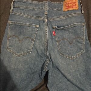 Levi’s skinny size 27